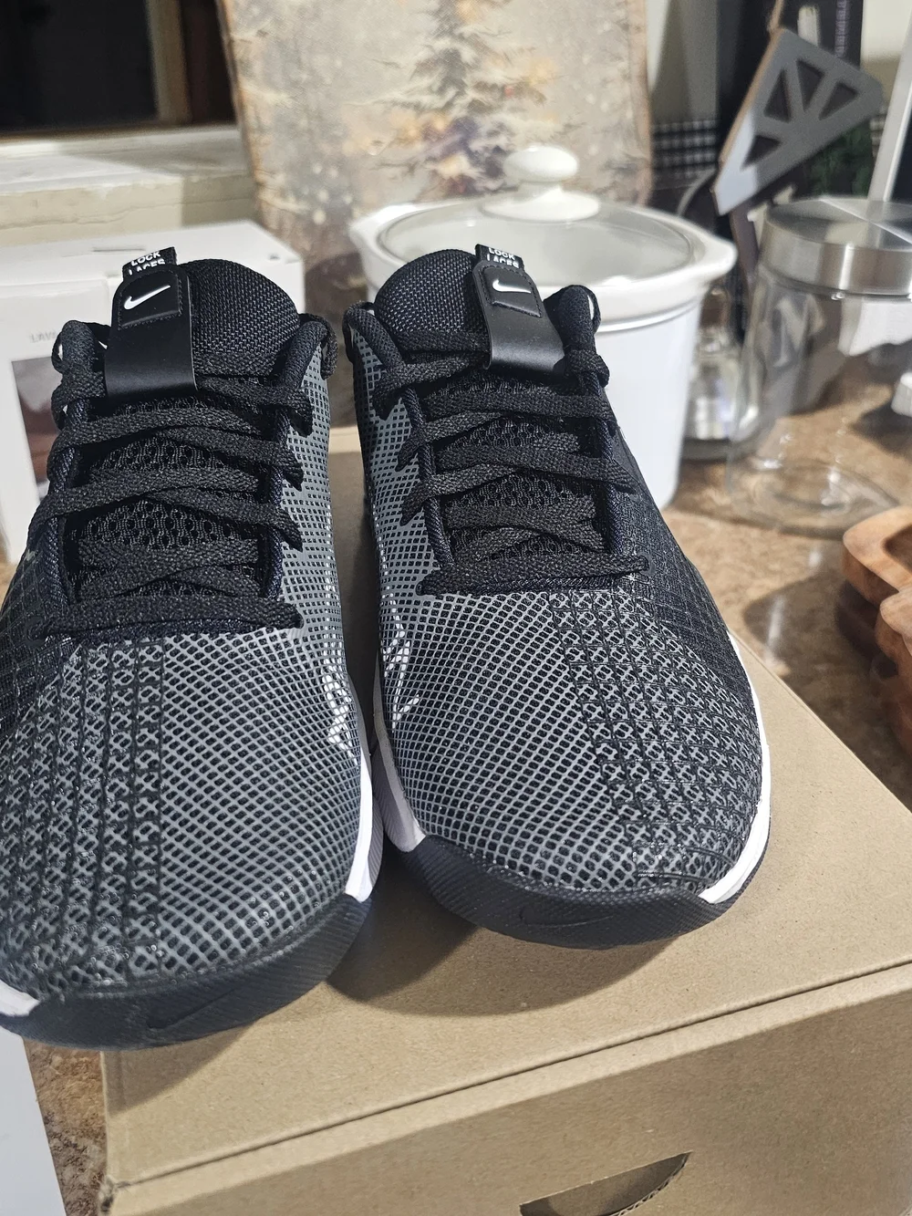 Nike Black and White Athletic Sneakers - Lock LacesMen's sz 8 M Nike Metcon 8 B